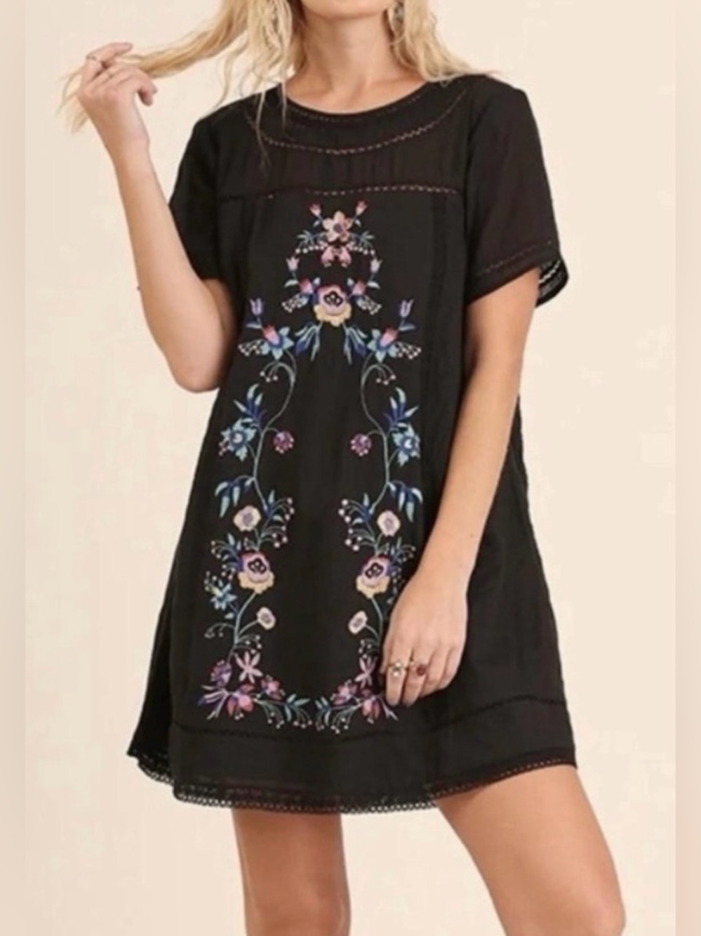Umgee Black Short Sleeve Multicolor Embroidered Floral Mini Dress - Size M